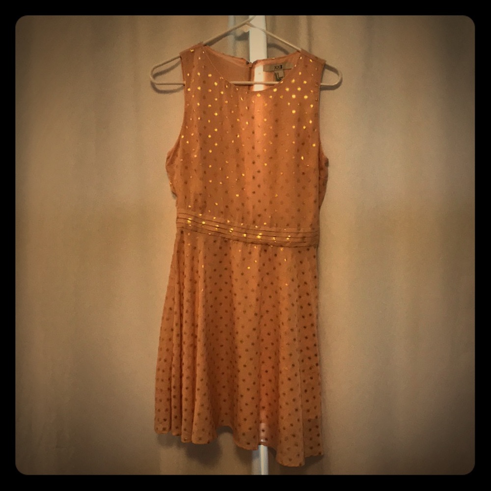 Sleeveless dress